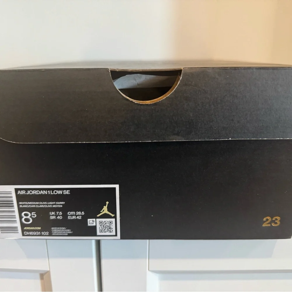 Nike Air Jordan 1 low SE‎ - Curry Men’s size 8.5